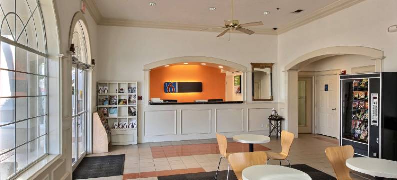 德克萨斯爱丁堡 6 号汽车旅馆(Motel 6 Edinburg, TX)图片