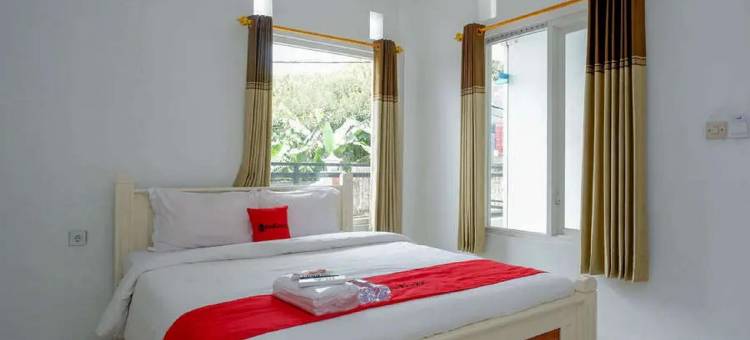 红多兹Plus酒店-近史莱克塔2号游乐园(RedDoorz Plus Near Taman Rekreasi Selecta 2)图片