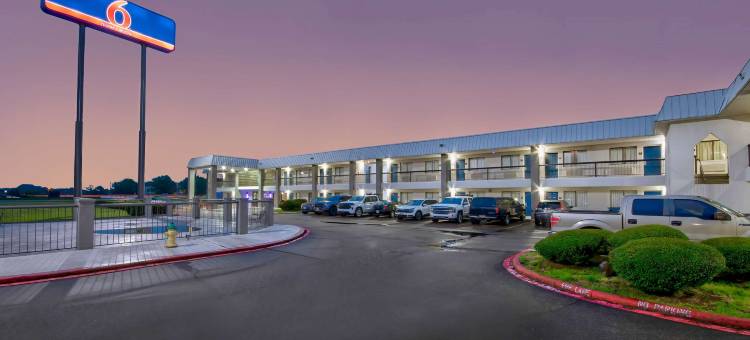 德克萨斯州特克萨卡纳的Motel 6(Motel 6 Texarkana, TX)图片