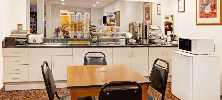 伊科诺罗奇旅馆 & 套房，达拉斯东梅斯基特(Econo Lodge Inn & Suites Mesquite - Dallas East)图片