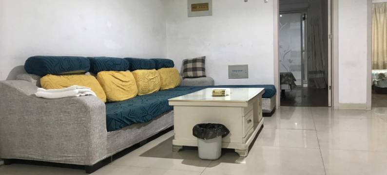 嗨夜市近海洋公园荷疃海鲜平价市场三居室公寓(济南路分店)图片