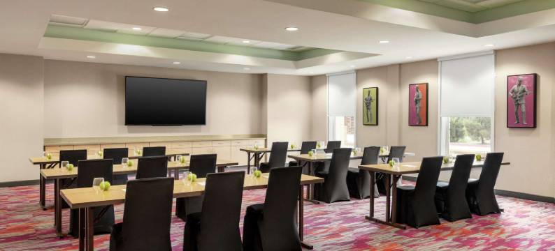拉伯克希尔顿惠庭酒店(Home2 Suites by Hilton Lubbock)图片
