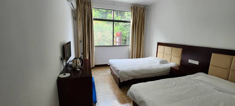 房东范家客栈(山深线1号分店)图片