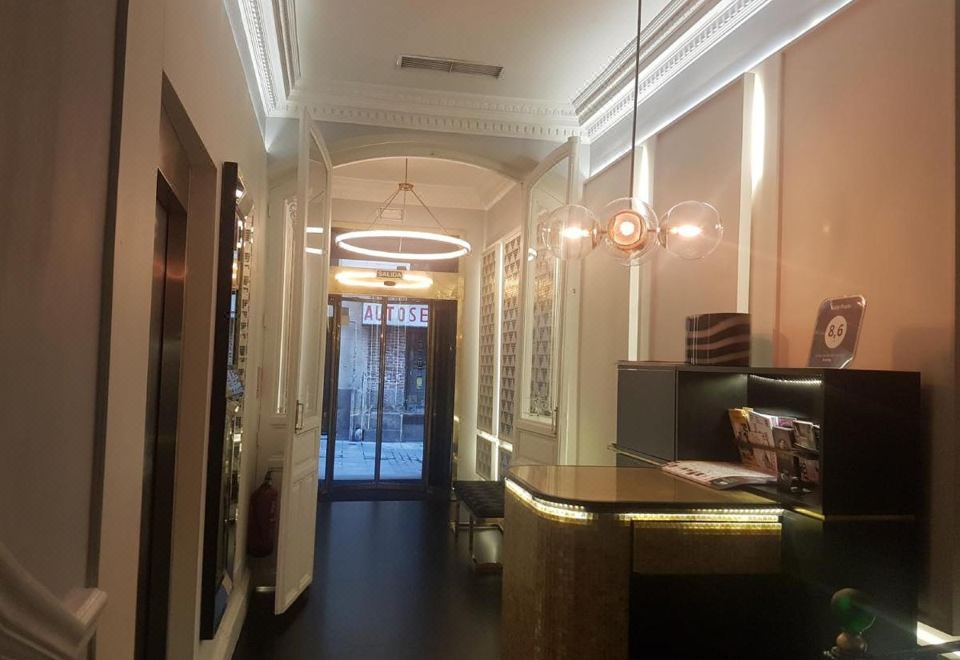 Suite Prado Hotel Overview