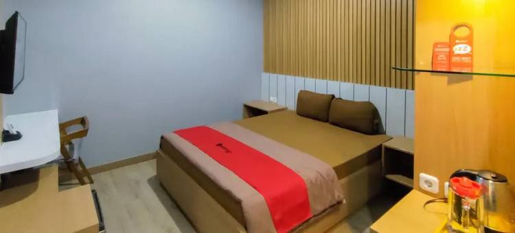 红多兹伊斯兰酒店-近占碑图古朱安(RedDoorz Syariah Near Tugu Juang Jambi)图片