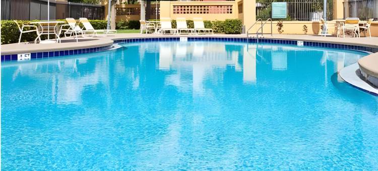 劳德代尔堡机场拉昆塔温德姆套房酒店(La Quinta Inn & Suites by Wyndham Ft. Lauderdale Airport)图片