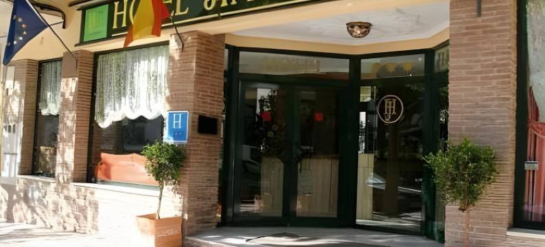 查帕里尔雪橇酒店(Hotel Toboso Chaparil)图片