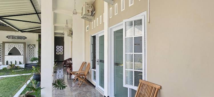 Guest House Saqeena Syariah Near Blitar Park RedPartner图片