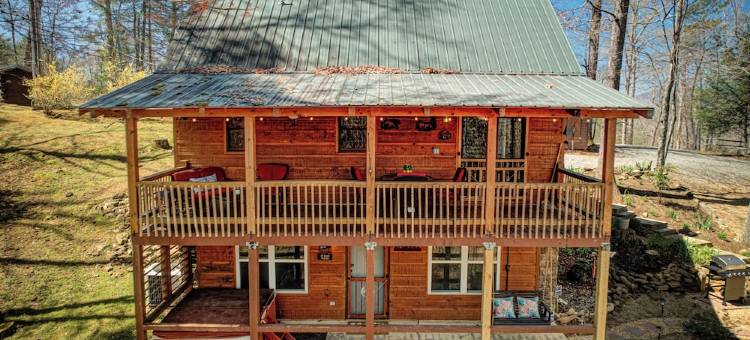 蓝岭山脉宁静小屋-带门禁, WiFi, 热水浴缸, 火坑, 游戏室(Peaceful Blue Ridge Mtn Cabin-Gated, WiFi, Hot Tub, Fire Pit, Game Room)图片