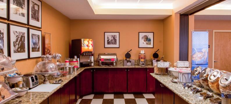 希尔顿欢朋酒店-北路易斯维尔克拉克斯维尔(Hampton Inn Louisville-North/Clarksville)图片