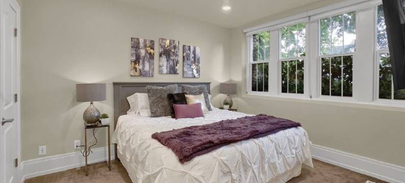 King Bed ★ Work Remote ★BYU ★ W/D ★ Desk图片