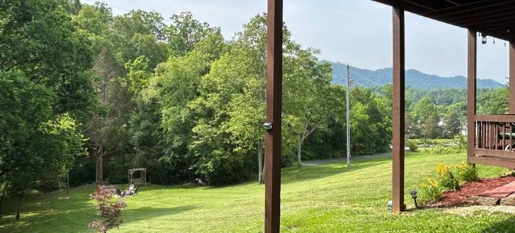 查看优惠！大烟山木屋(小鸽子河畔，山景)- 230条好评(See Offers! Smoky Mt Cabin on Little Pigeon River w/ Mt View - 230 Great Reviews)图片