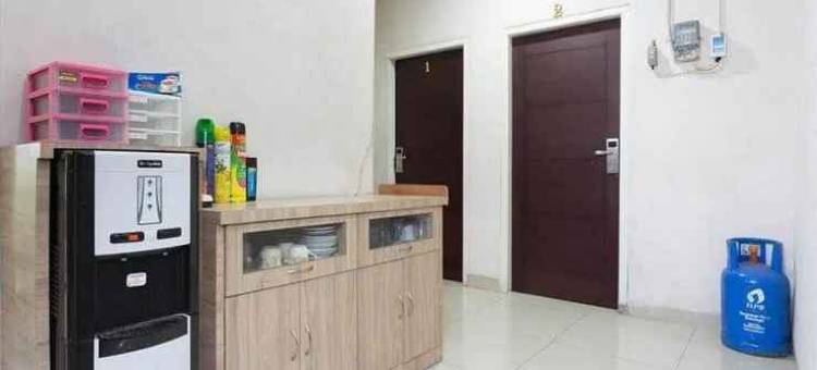 红多兹Plus酒店-近力宝西卡朗购物中心(RedDoorz Plus Near Lippo Cikarang Mall)图片