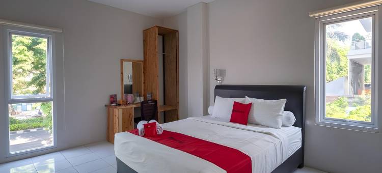 红多兹Plus伊斯兰酒店@拉雅宁金登2号(RedDoorz Plus Syariah @ Raya Nginden 2)图片