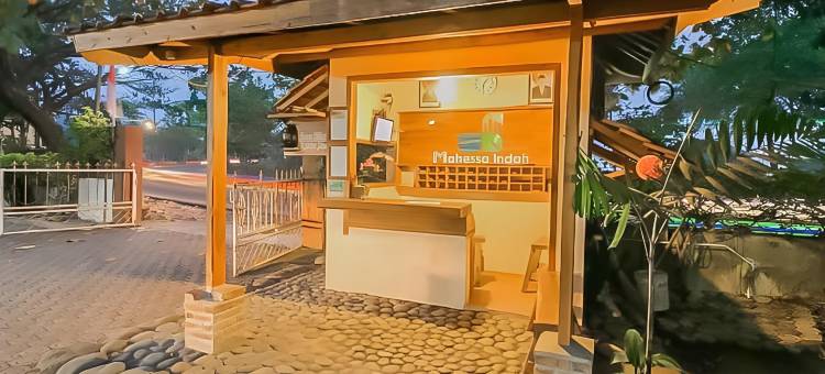 红多兹酒店-皇后港湾海滩2号(RedDoorz @ Pantai Pelabuhan Ratu 2)图片