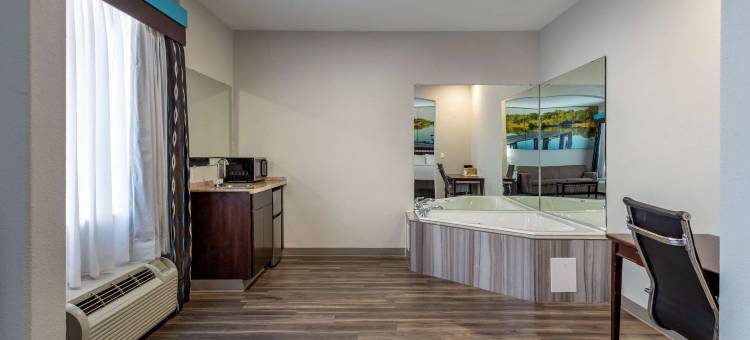 萨尔法-查尔斯湖克拉丽奥波因特酒店(Clarion Pointe Sulphur - Lake Charles)图片