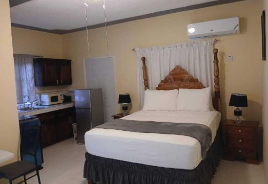 Runtings Hideaway Stay Nomprel Road Negril Hotel Overview