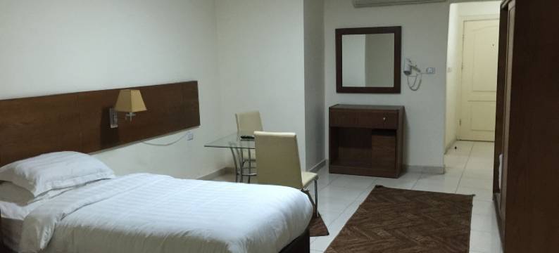 捷纳广场酒店(Zaina Plaza Hotel)图片