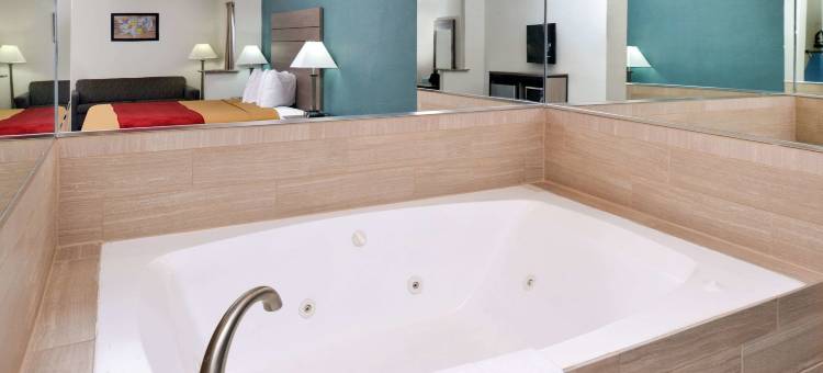 亚瑟港萨宾山口附近伊克诺小屋套房酒店(Econo Lodge Inn & Suites Port Arthur Near Sabine Pass)图片