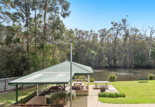 Riverview Tourist Park Hotel Overview