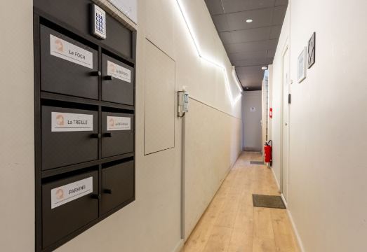 Au Chat Qui Dort Lille - MagasinHotel Overview