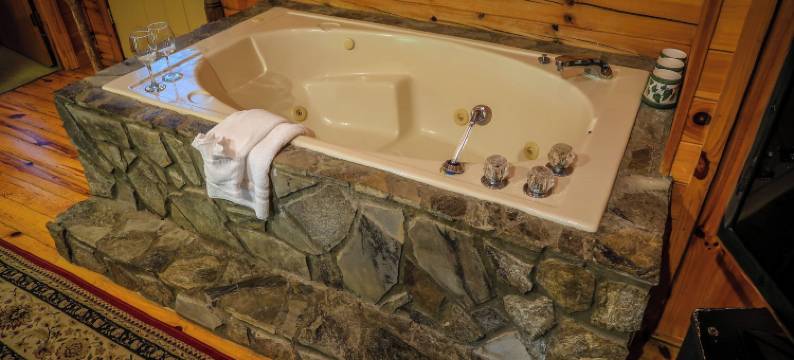 芒廷奈尔旅店及木屋(Mountainaire Inn and Log Cabins)图片