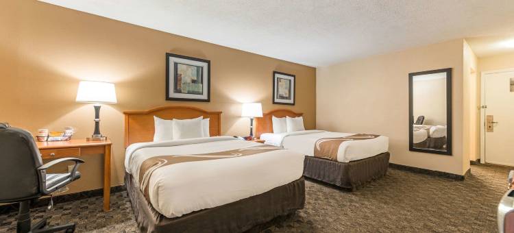 波蒂奇中央区的品质套房酒店(Quality Inn & Suites)图片