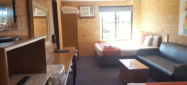 加州豪园汽车旅馆(Royal Palms Motor Inn)图片