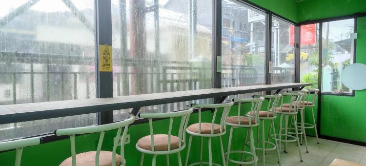 红多兹酒店-近玛纳多波里特克尼克(RedDoorz Near Politeknik Manado)图片