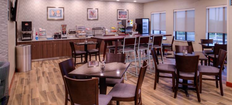圣克莱斯维尔贝斯特韦斯特套房酒店(Best Western St. Clairsville Inn  Suites)图片