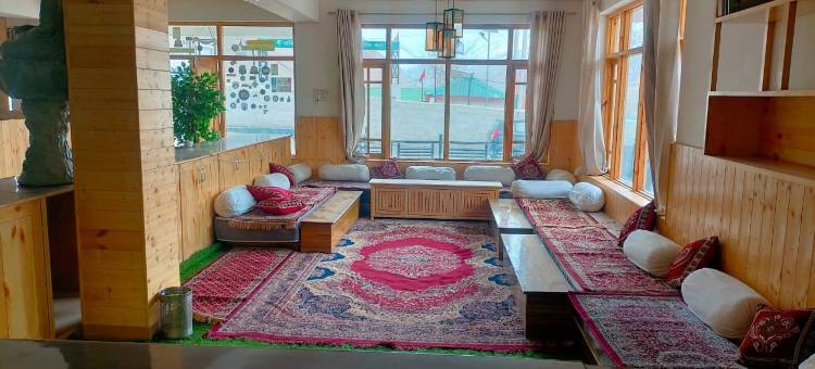 山蜂卡扎卡普尔度假村(Kapoor Resort Kaza by Mountain Bee)图片