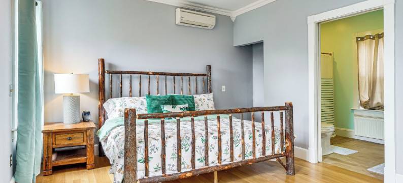 滑雪、徒步和钓鱼：现代化的拉特兰之家(Ski, Hike & Fish: Modern Rutland Home)图片