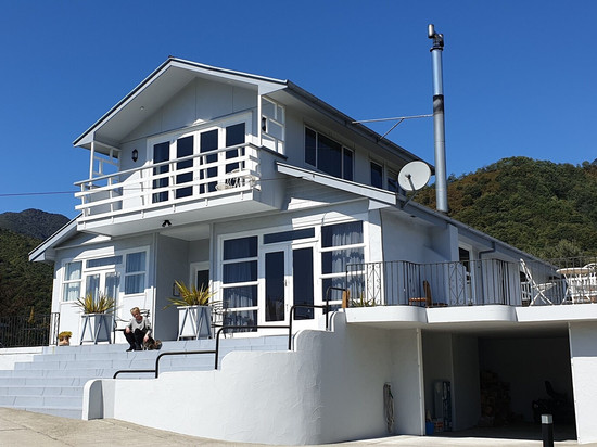 镇峰汽车旅馆
