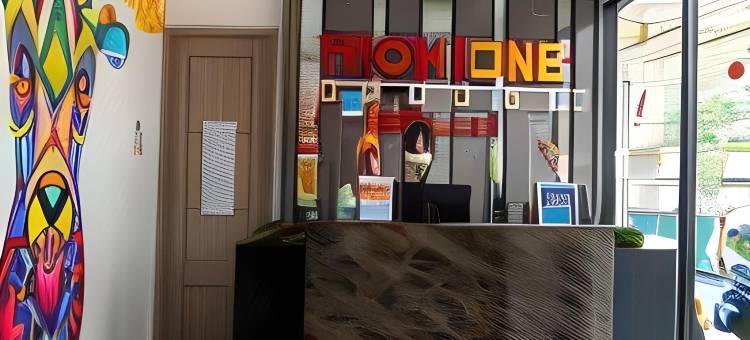 勿加泗前一经济酒店(Front One Budget Bekasi)图片