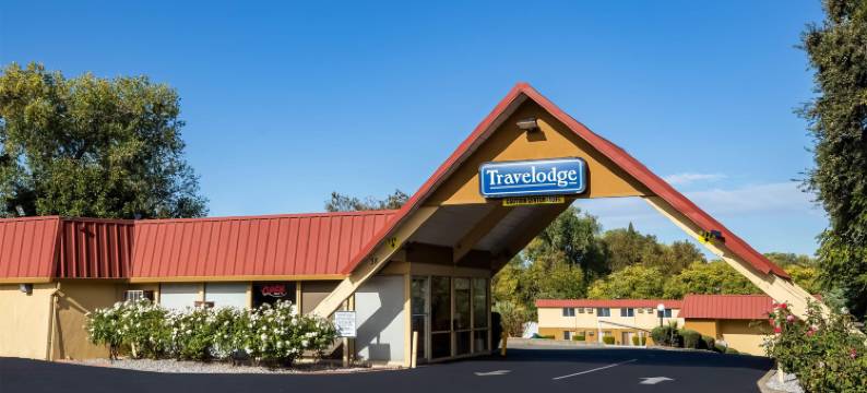 雷德布拉夫雷丁以南Travelodge by Wyndham酒店(Travelodge by Wyndham Red Bluff South of Redding)图片