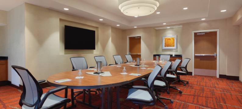 福尔斯彻奇希尔顿花园酒店(Hilton Garden Inn Falls Church)图片