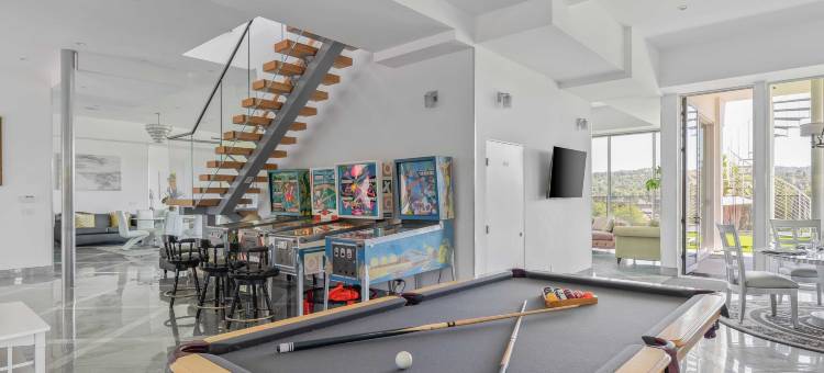 Luxe la Escape w/ Pool, Views & Game Room Alta Vista Estate by Avantstay图片