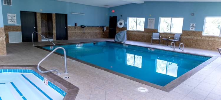 托灵顿智选假日套房酒店(Holiday Inn Express & Suites Torrington)图片