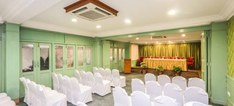 Treebo Komfort 套房酒店，距离迈索尔皇宫3公里(Treebo Komfort Suites, 3 Km from Mysore Palace)图片
