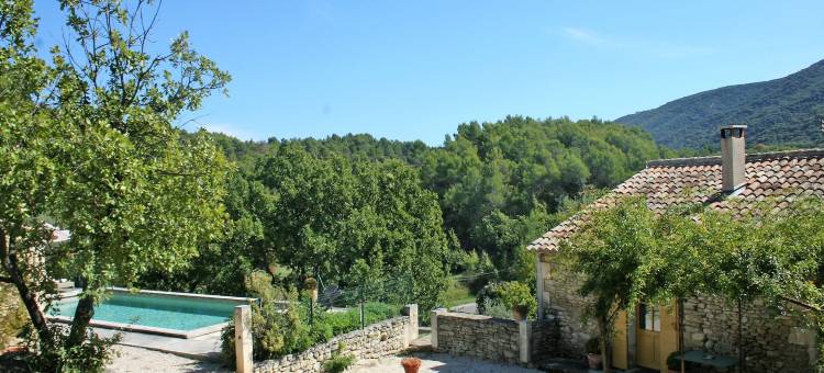 Holiday Home in Lacoste with Pool图片