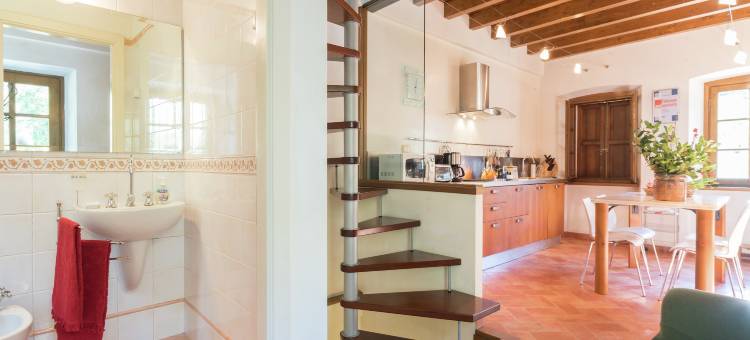 Mansion in Pescaglia near Tuscan Coast图片