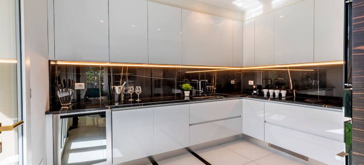 靠近佛罗伦萨的优质住宅，配有游泳池和健身房，位于普拉托(Great house with pool and gym near Florence. Prato)图片