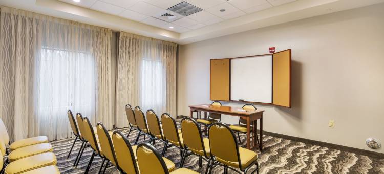 Staybridge Suites 切萨皮克 - 弗吉尼亚海滩(Staybridge Suites Chesapeake - Virginia Beach)图片