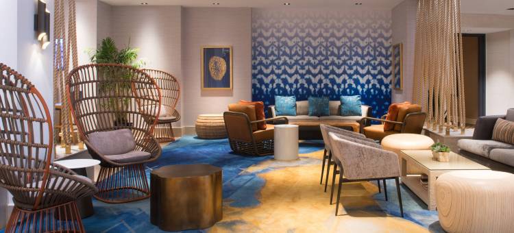 纽波特海滩万丽酒店(Renaissance Newport Beach Hotel)图片