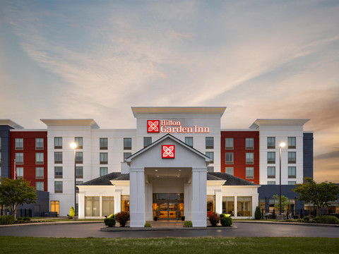 孟菲斯沃尔夫切斯加勒里亚希尔顿花园酒店