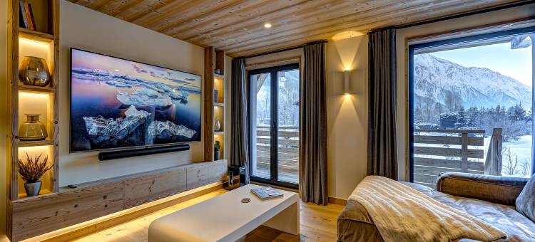 Mountain View Chalet with Hot Tub图片