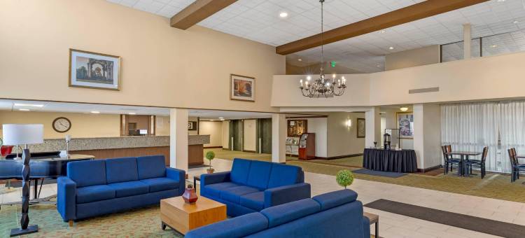 兰辛西克拉丽奥酒店及会议中心(Clarion Hotel & Conference Center Lansing West)图片