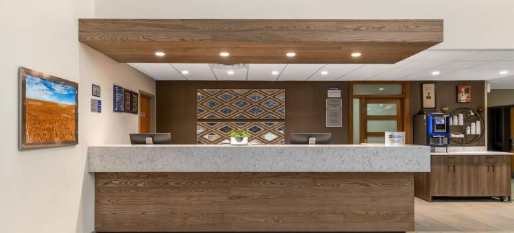 佩姆比纳贝斯特韦斯特优质套房酒店(Best Western Plus Pembina Inn  Suites)图片