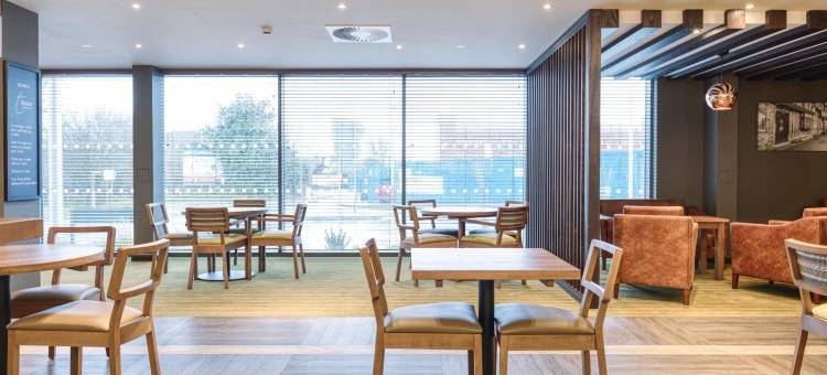 普瑞米尔沃金厄姆市中心酒店(Premier Inn Wokingham Town Centre)图片