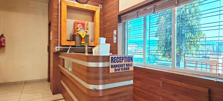 米拉摄政酒店(Hotel Meera Regency)图片